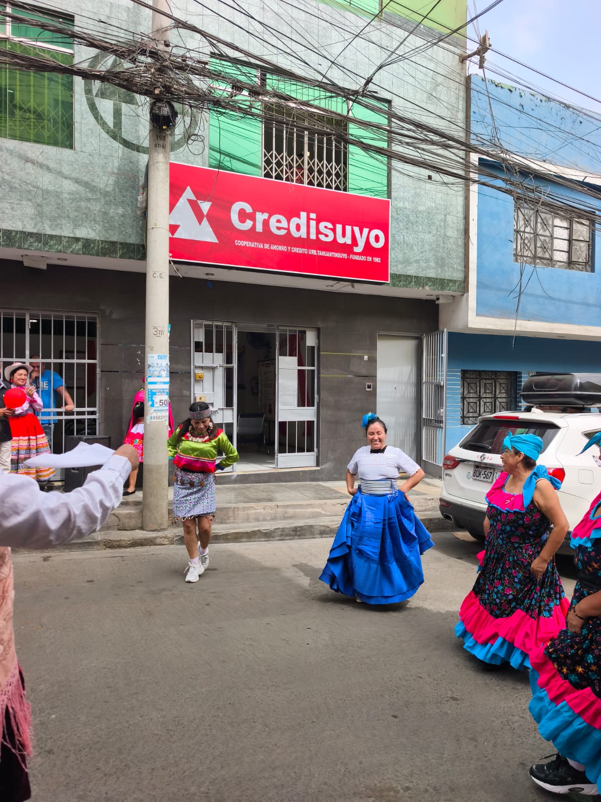 Colaboradores de CREDISUYO en Fiestas Patrias